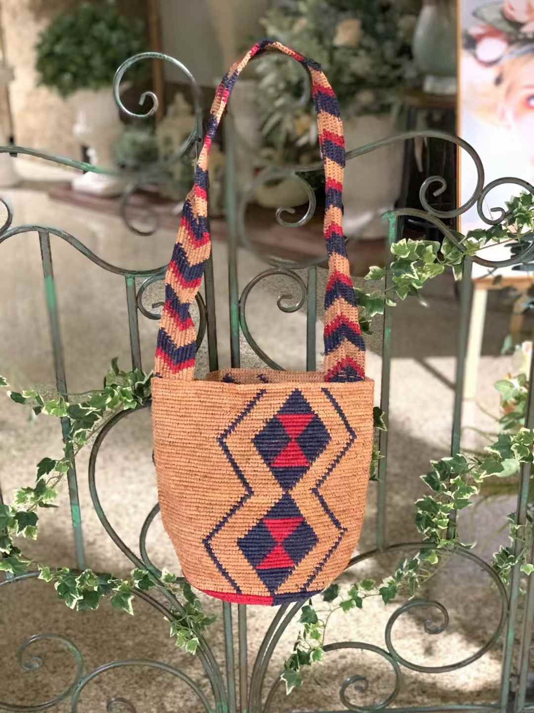 FA Straw Bucket Bag