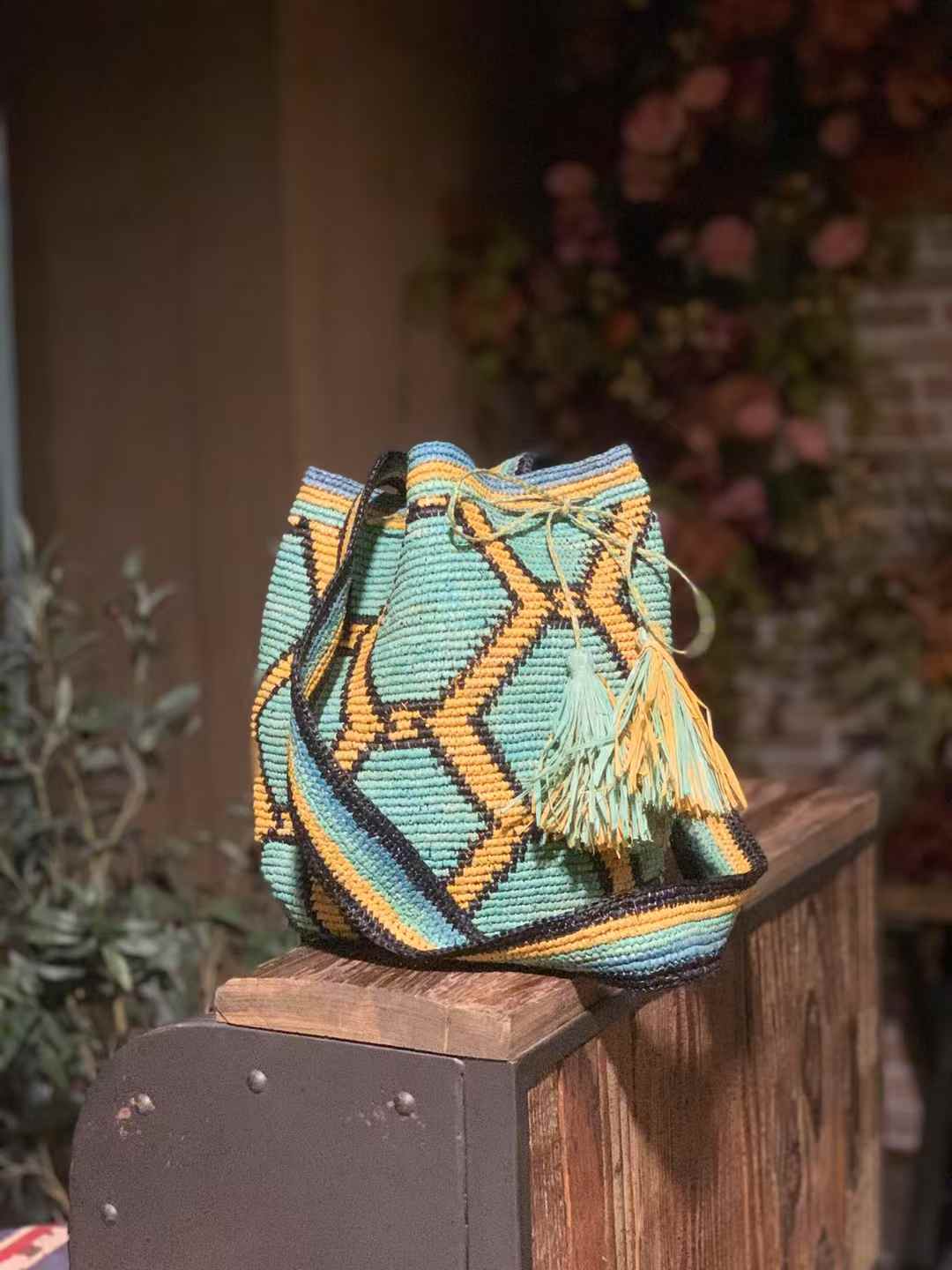 Bright color crossbody bucket bag