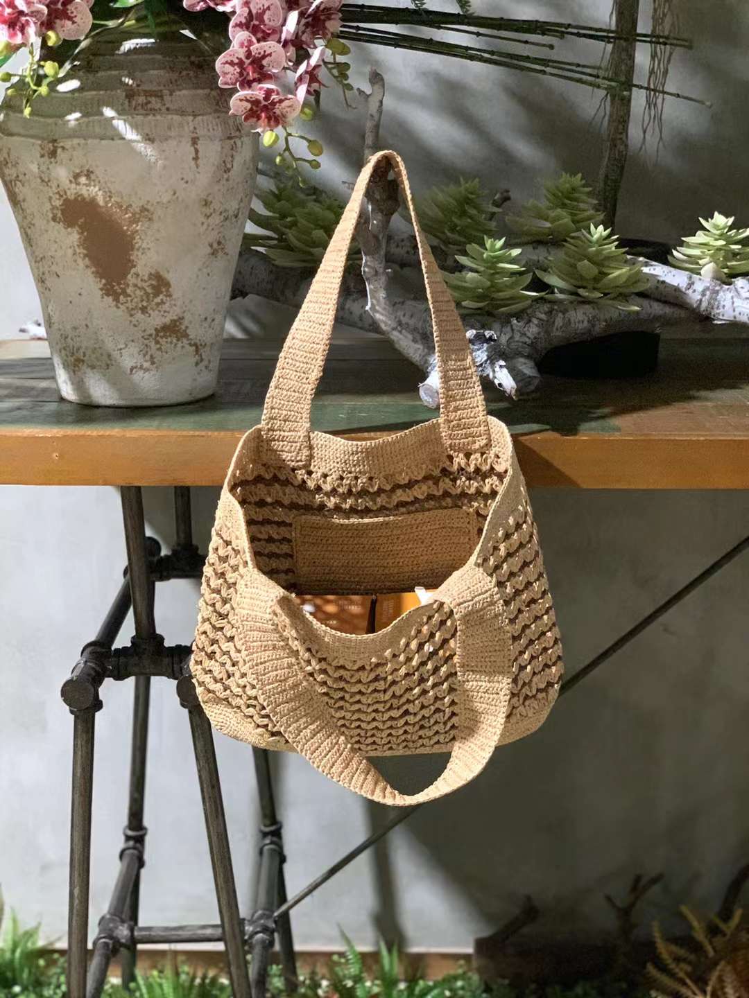 Lan Straw Tote Wavy Pattern