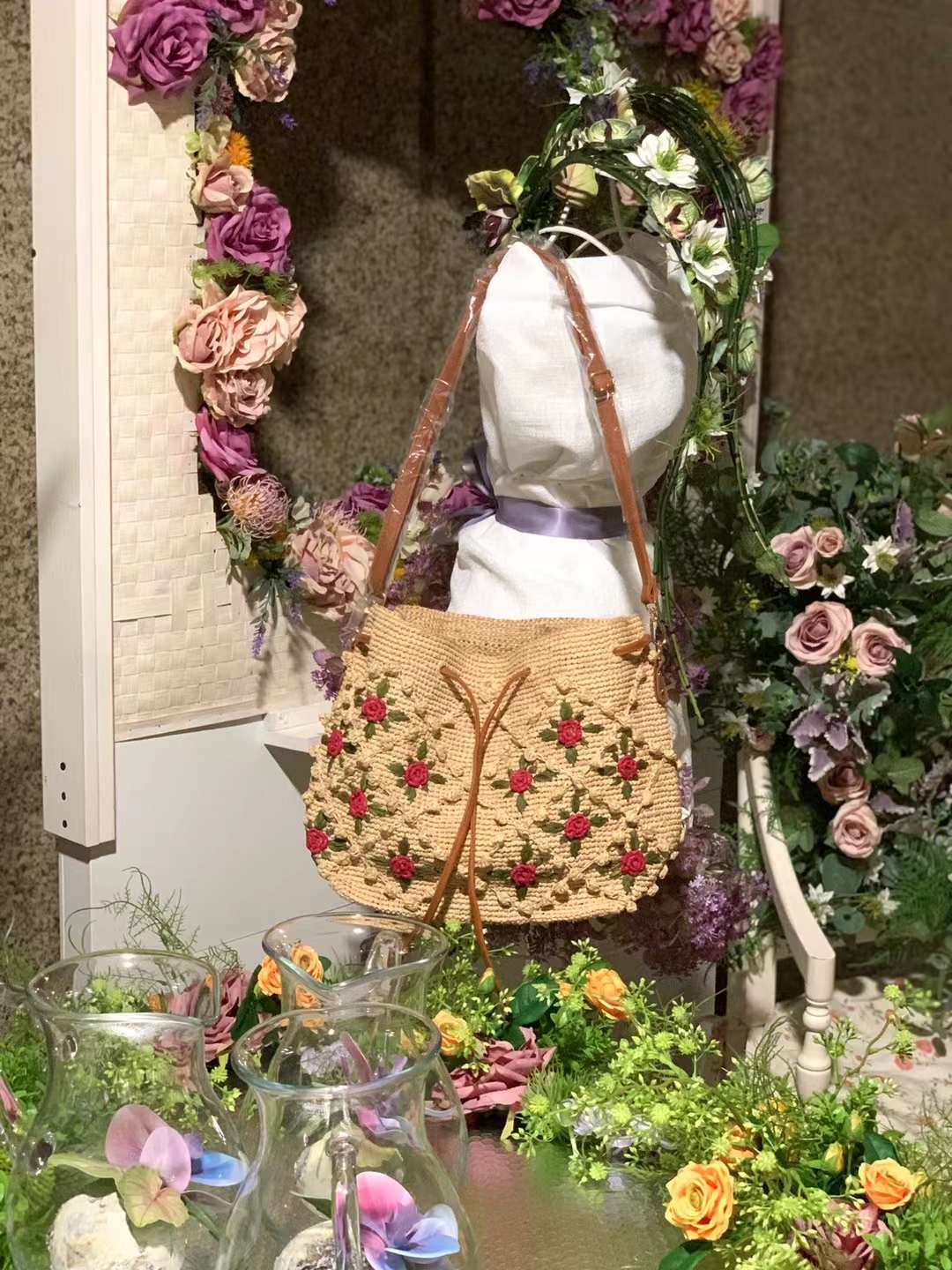 Rosy Straw Crossbody Bag